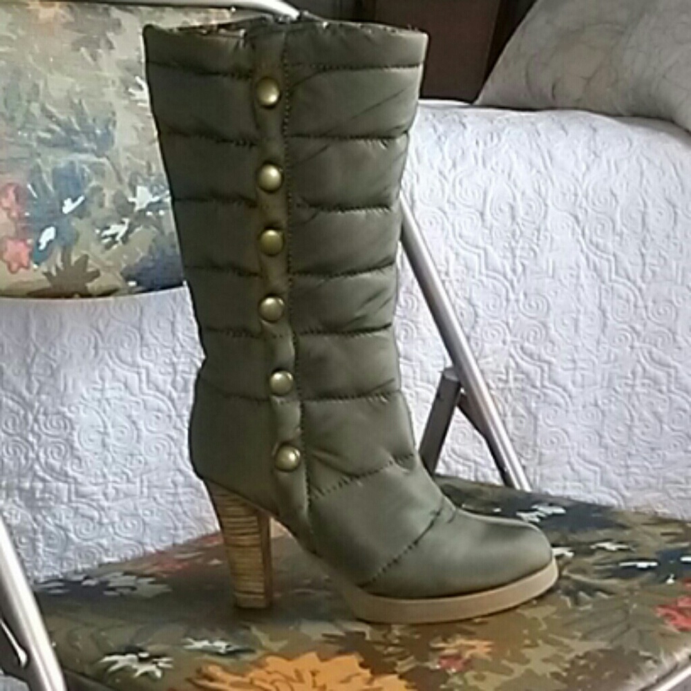 Green heeled boots